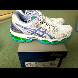 Brand new size 10 Narrow Gel Nimbus 16 ASICS.